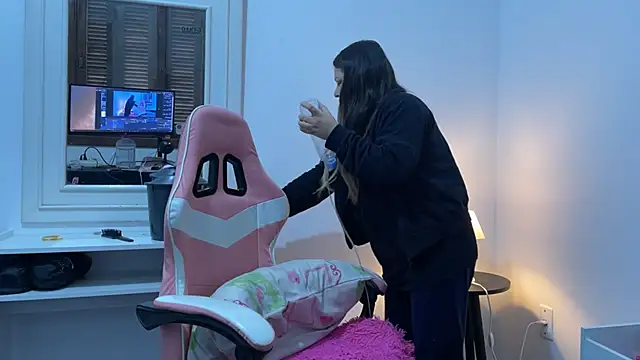 SweetPaige  online show from September 14, 2025, 2:05 pm