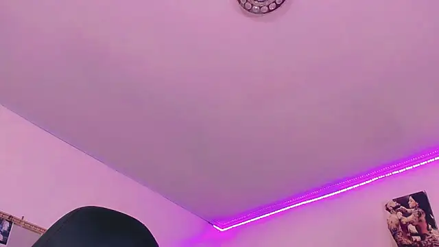 naomy  xx online show from February 7, 2025, 7:17 pm