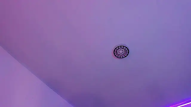 naomy  xx online show from March 5, 2025, 11:05 pm