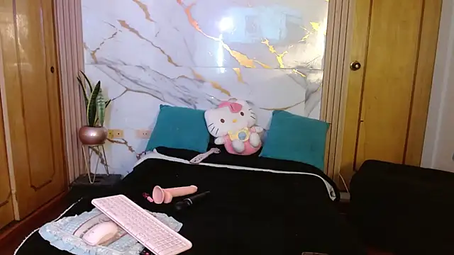 kittycatw online show from March 20, 2026, 3:33 am