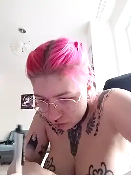 divine eve online show from February 14, 2025, 2:54 pm