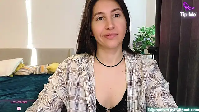 marrycolins online show from February 26, 2026, 2:43 am