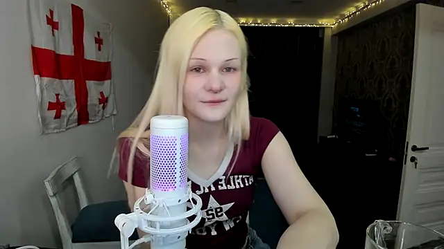 sashakiss99 online show from February 20, 2025, 7:41 pm