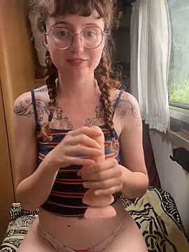 Snapshot of _foxygirl_ chatting on May 29, 2026, 5:00 pm foxygirl online show from May 29, 2026, 5:00 pm
