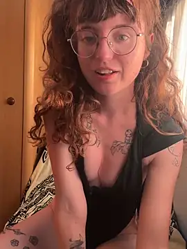 Snapshot of _foxygirl_ chatting on June 15, 2026, 6:21 pm foxygirl online show from June 15, 2026, 6:21 pm