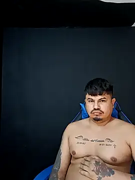 Snapshot of DickMasterfindom chatting on April 23, 2026, 11:40 pm DickMasterfindom online show from April 23, 2026, 11:40 pm