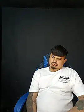 Snapshot of DickMasterfindom chatting on April 25, 2026, 1:41 am DickMasterfindom online show from April 25, 2026, 1:41 am
