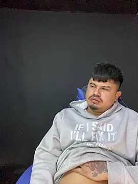 Snapshot of DickMasterfindom chatting on April 26, 2026, 1:03 am DickMasterfindom online show from April 26, 2026, 1:03 am