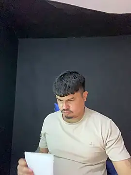 Snapshot of DickMasterfindom chatting on April 29, 2026, 2:37 am DickMasterfindom online show from April 29, 2026, 2:37 am