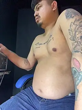 Snapshot of DickMasterfindom chatting on May 2, 2026, 1:32 am DickMasterfindom online show from May 2, 2026, 1:32 am