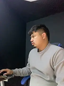 Snapshot of DickMasterfindom chatting on May 27, 2026, 4:59 pm DickMasterfindom online show from May 27, 2026, 4:59 pm