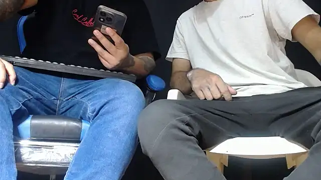 Snapshot of DickMasterfindom chatting on June 5, 2026, 6:52 am DickMasterfindom online show from June 5, 2026, 6:52 am