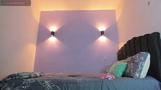 Sofia Clauss  online show from February 12, 2025, 3:29 am