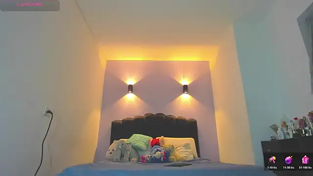 Sofia Clauss  online show from April 4, 2026, 4:11 am