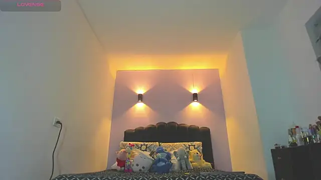 Sofia Clauss  online show from April 19, 2026, 4:34 am