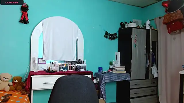 sensitive brunette online show from November 27, 2025, 6:43 pm