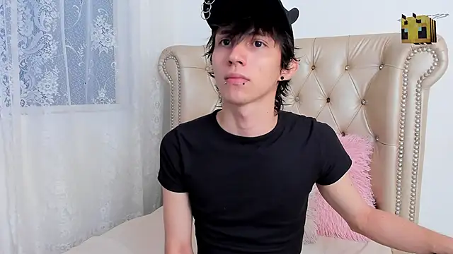 Snapshot of JeanRam18 chatting on March 13, 2025, 12:56 pm JeanRam18 online show from March 13, 2025, 12:56 pm