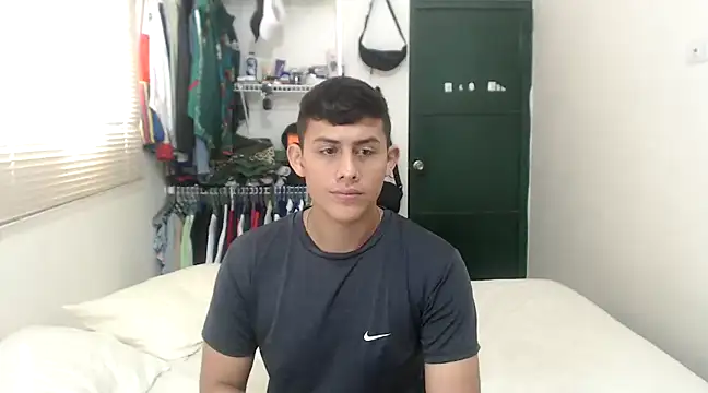 Snapshot of StivMike01 chatting on January 23, 2025, 3:32 pm StivMike01 online show from January 23, 2025, 3:32 pm