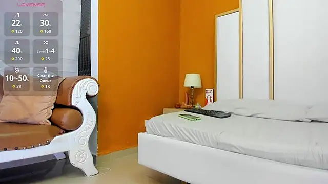 FOXYRIVER  online show from January 6, 2026, 12:09 pm