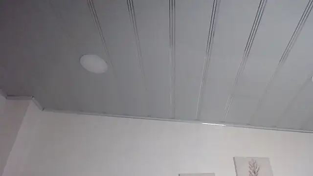 candy lux  online show from February 27, 2025, 3:05 pm