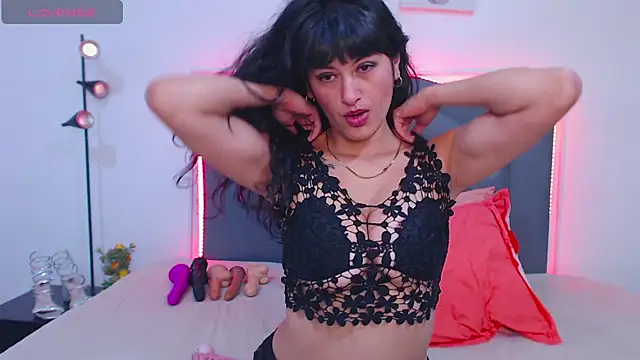 candy lux  online show from April 9, 2026, 1:16 pm