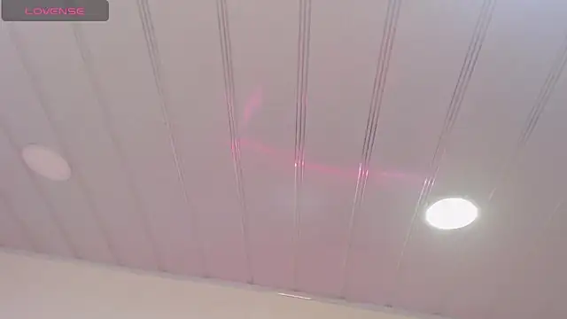 candy lux  online show from April 13, 2026, 12:54 pm