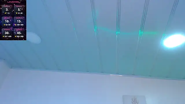 candy lux  online show from April 16, 2026, 1:56 pm