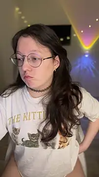 Snapshot of emigooflordXD chatting on February 9, 2026, 11:03 am emigooflordXD online show from February 9, 2026, 11:03 am