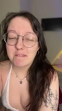 Snapshot of emigooflordXD chatting on February 19, 2026, 7:32 pm emigooflordXD online show from February 19, 2026, 7:32 pm