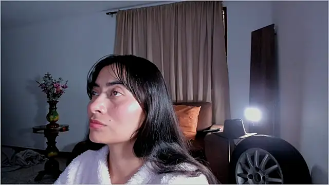 Snapshot of Lauren_A chatting on October 23, 2025, 7:23 pm Lauren A online show from October 23, 2025, 7:23 pm