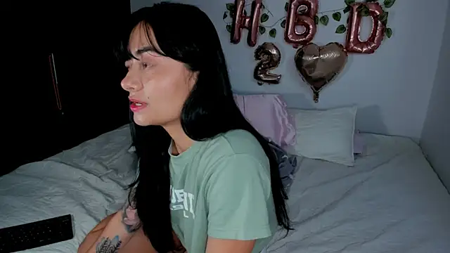 Lauren A online show from December 16, 2025, 12:54 pm