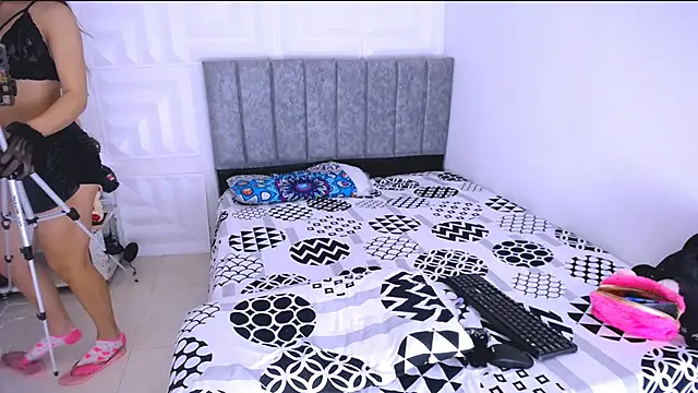 Snapshot of nataly_red chatting on February 25, 2025, 5:15 pm nataly red online show from February 25, 2025, 5:15 pm