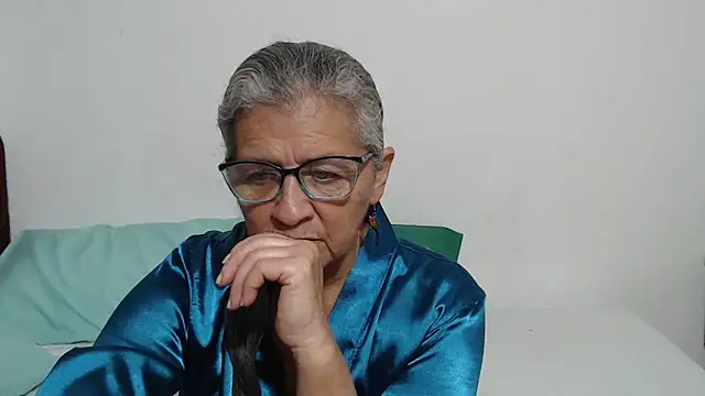 candy mature  online show from April 7, 2026, 12:33 am