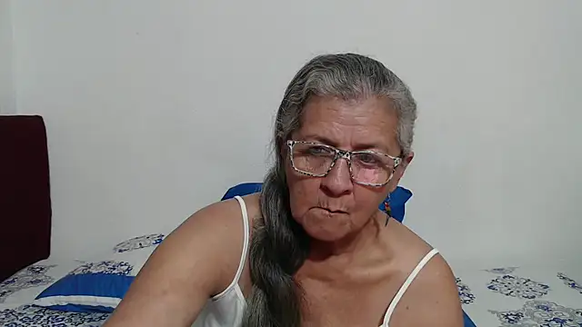 candy mature  online show from April 17, 2026, 10:46 pm