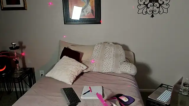 yiauana online show from February 22, 2025, 10:18 am