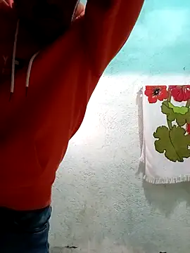 Snapshot of crowten chatting on November 26, 2025, 2:51 pm crowten online show from November 26, 2025, 2:51 pm