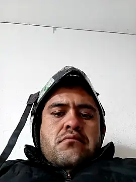 Snapshot of crowten chatting on January 15, 2026, 3:27 pm crowten online show from January 15, 2026, 3:27 pm