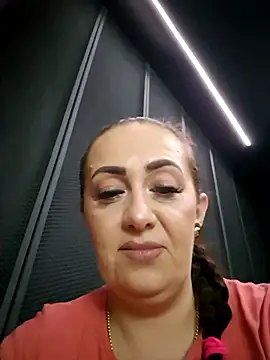 AvaLloyd online show from February 20, 2025, 3:34 am