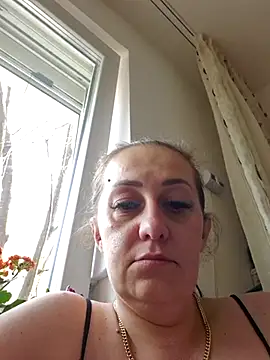 AvaLloyd online show from March 16, 2025, 5:36 am