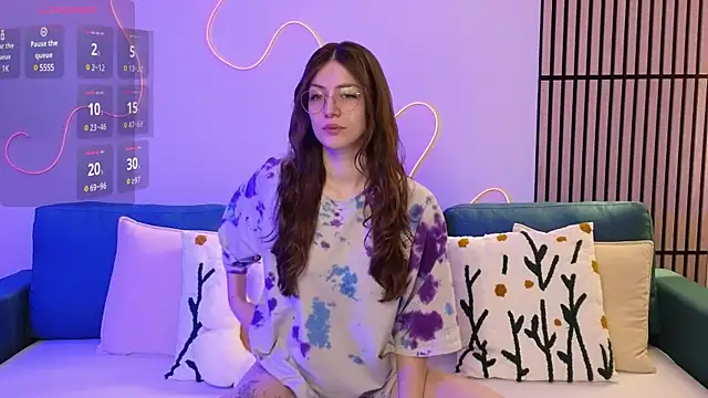 Ester Hill online show from February 24, 2025, 9:09 pm