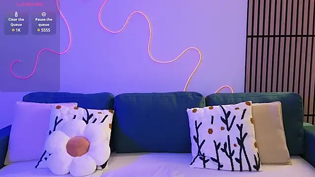 Ester Hill online show from February 27, 2025, 9:25 pm