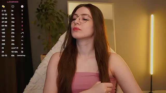 Ester Hill online show from February 19, 2026, 2:51 am