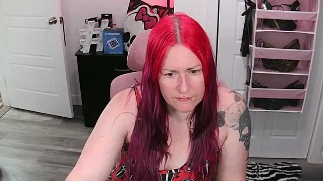 Snapshot of gennyrock chatting on June 2, 2026, 12:18 pm gennyrock online show from June 2, 2026, 12:18 pm