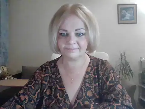 SofiyaPetrova online show from October 7, 2025, 4:37 pm
