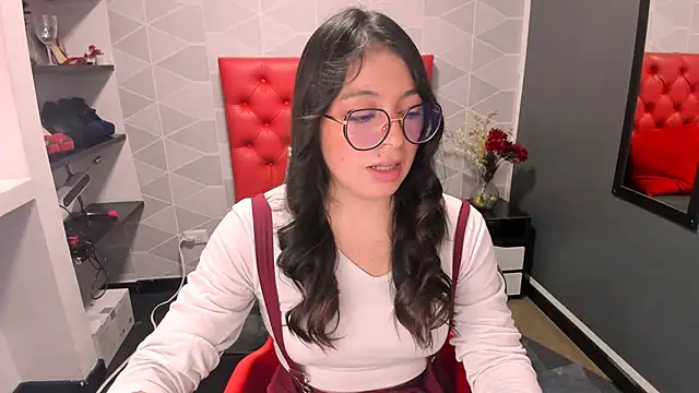 Snapshot of MiaWils_ chatting on January 10, 2025, 7:21 pm MiaWils online show from January 10, 2025, 7:21 pm