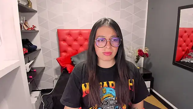Snapshot of MiaWils_ chatting on January 22, 2025, 7:24 pm MiaWils online show from January 22, 2025, 7:24 pm
