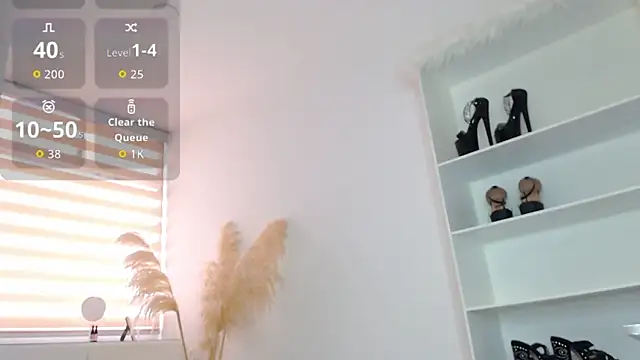 dollface17 online show from September 26, 2025, 8:57 pm