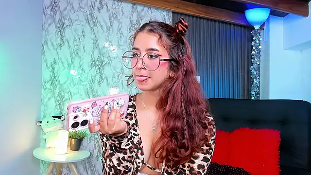 chloe blue online show from February 23, 2025, 2:57 pm