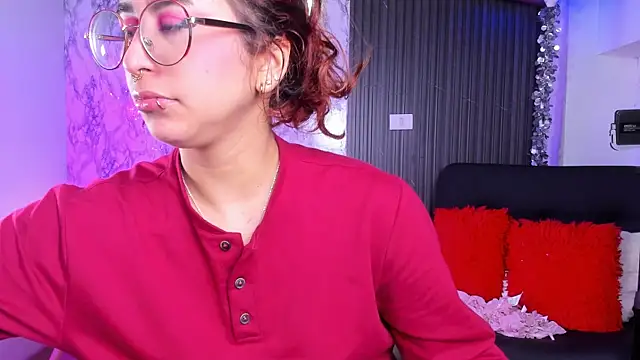 chloe blue online show from March 2, 2025, 11:39 am