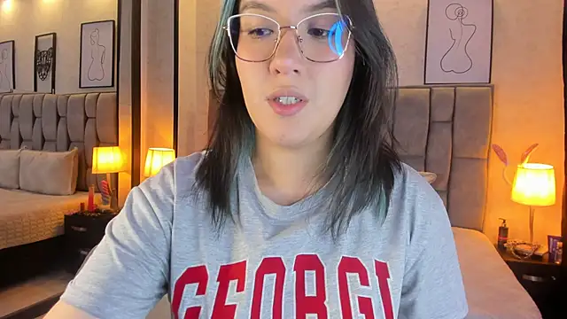 sweet--emily online show from December 4, 2024, 3:04 am
